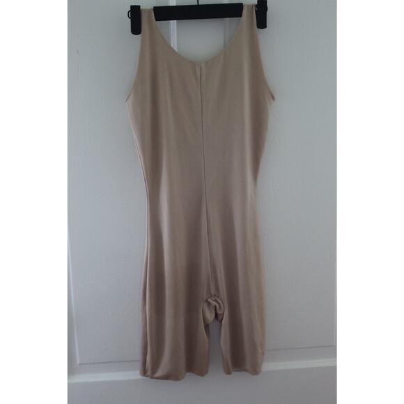 Spanx by Sara Blakely Mid-Thigh Beige Size Large Bodysuit Open Bust - Picture 2 of 9